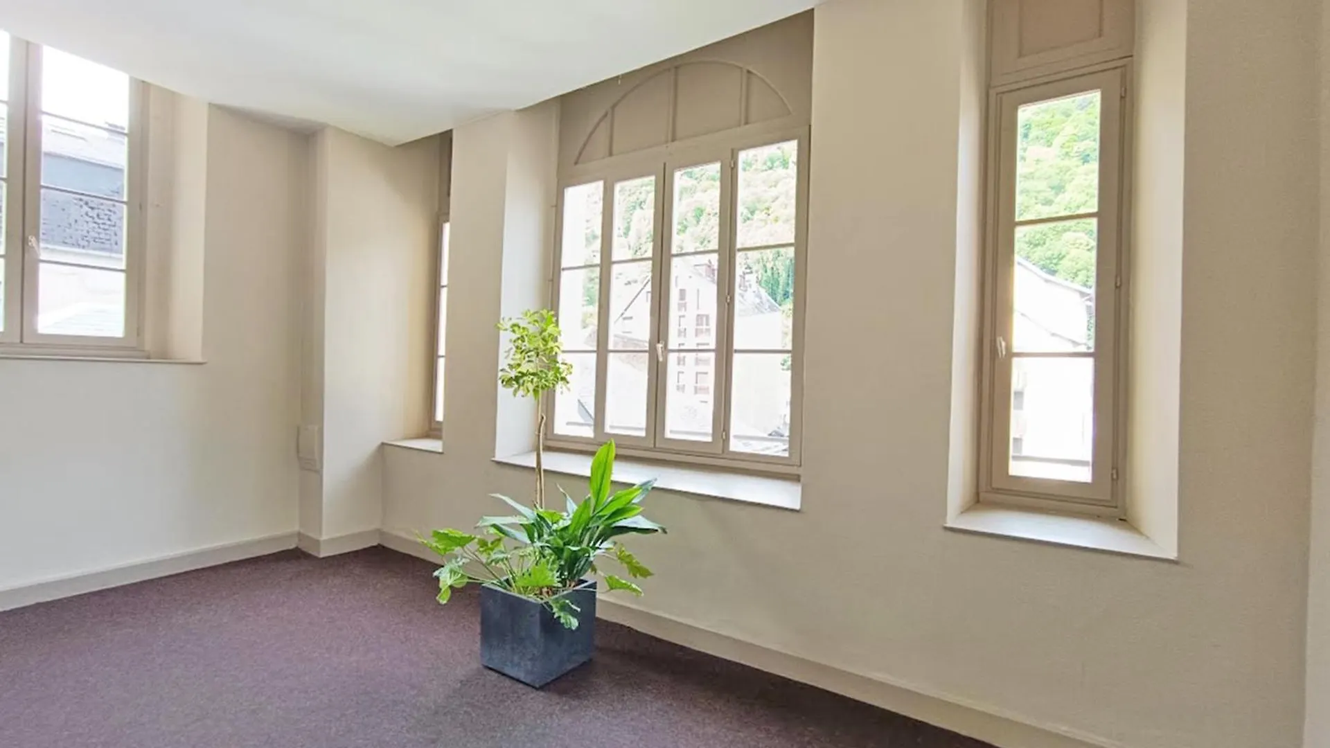 Appartement Le Telecab', T5, Wifi, Cave, Ascenseur, 8 Personnes à Bagnères-de-Luchon